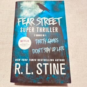Book | Soft Cover | Fear Street by : R.L. Stine